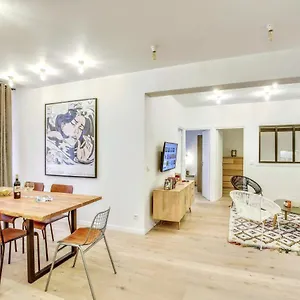 & Stylish Renovated Parisian / 6-8 Guests Appartement Paris