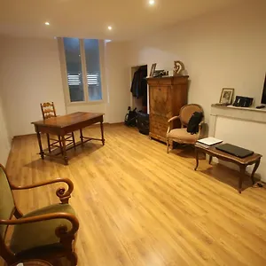Appartement Super Avec Belle Luminosite En Plein Centre De