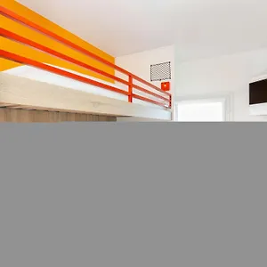 Hotelf1 Frejus Sur Argens Отель