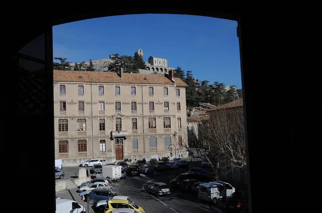 Hotel Le Tivoli Sisteron 2*,